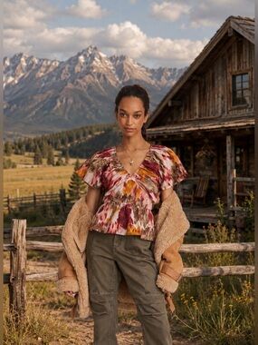 Anthropologie NWT Love The Label Painterly Open-Back Blouse Size M.